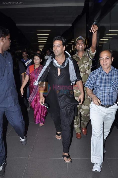 Akshay Kumar Snapped At The Airport In Mumbai On Th Nov Akshay