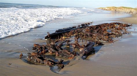 Shipwreck emerges on North Carolina beach, then disappears | Fox News