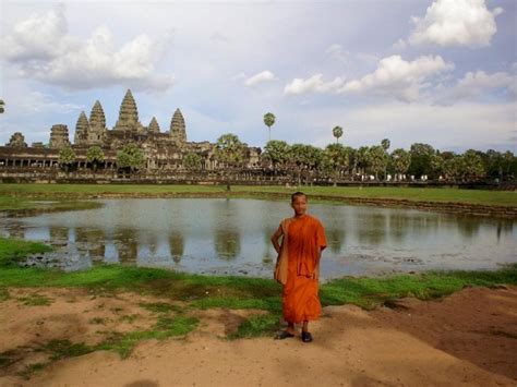 PPT Angkor Wat Cambodia DOKUMEN TIPS