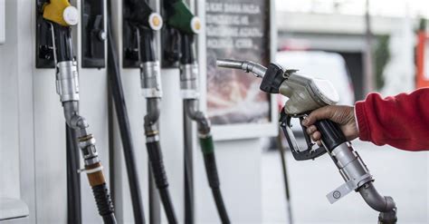 Akaryak Ta Zam M Geldi Mart Benzin Litre Fiyat Ve Motorin