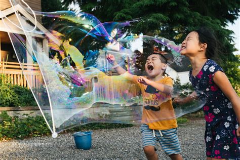 Giant bubbles tutorial and recipe | Adventures with Kids in PNW – Yi Li ...