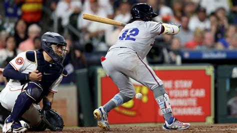 Braves Ozzie Albies Suffers Fractured Big Toe After Hit By Pitch