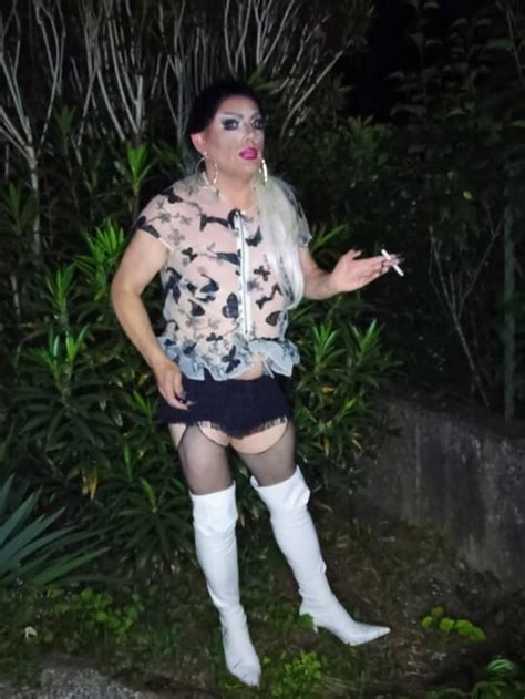 Sexy Mature Slut Crossdresser Smoking In High Heels Make A Handjob And Cum In The Park Shemale