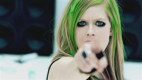 SMILE MV - Avril Lavigne Image (22206298) - Fanpop