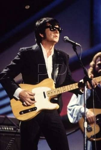 Roy Orbison And Another One Of His Guitars Roy Orbison Music People Blues Rock