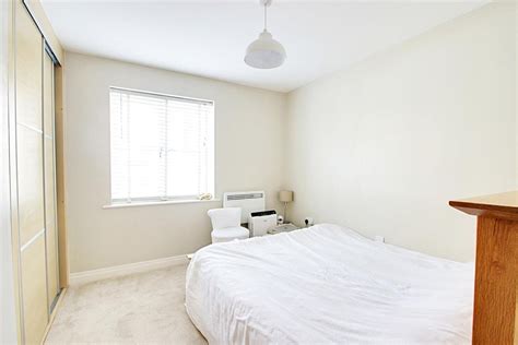 Bedroom Property For Sale In Primrose Hill Kings Langley Offers In