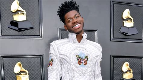 Agency News Rapper Lil Nas X Pauses Concert To Take Dump Backstage