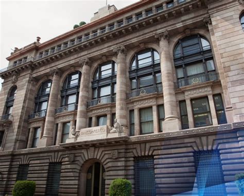 Recorta Banxico pronóstico de crecimiento de la economía mexicana y la