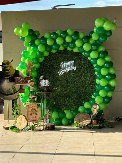 Decoración de Shrek y Fiona in 2024 Bday party theme Shrek wedding