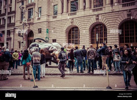 Tourist Attraction Bowling Green Bull, Bowling Green Park, Charging ...