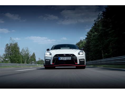 2020 Nissan GT-R Pictures: | U.S. News