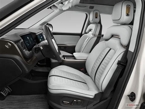 2024 Rivian R1S: 50 Interior Photos | U.S. News