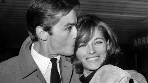 Je suis très triste Alain Delon bouleversé par la mort de Nathalie