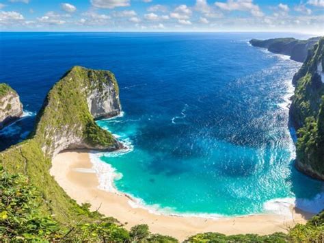 kelingking beach  beach  beautiful  dangerous