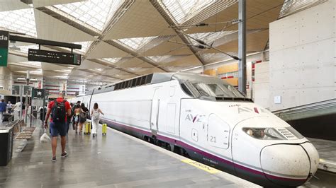 Renfe Ofrece Este Puente Un Mill N Y Medio De Plazas Y M S De