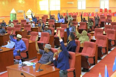 Baarlamaanka Puntland Oo Markale Diiday Ansixinta Masuuliyiin Uu Deni