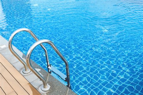 Accesorios Imprescindibles Para Una Piscina Piscinas Britaly