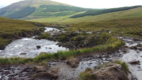 Fairy Pools 7 Tipps für deinen Besuch mit Kind Bullitour