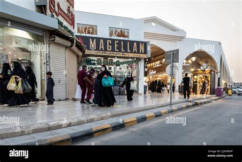 Riyadh, Saudi Arabia, 1st April 2022: old local market in Riyadh, Olaya ...