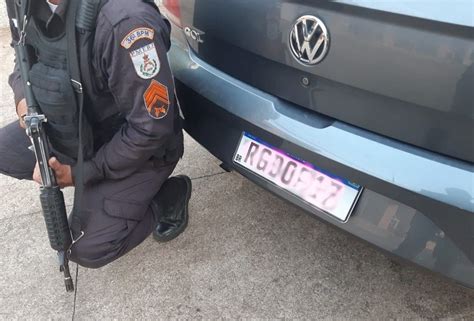 Carro clonado é apreendido em Itaocara no RJ Norte Fluminense G1