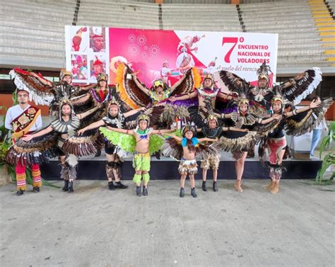 Comunidad Ceremonia Ritual De Voladores