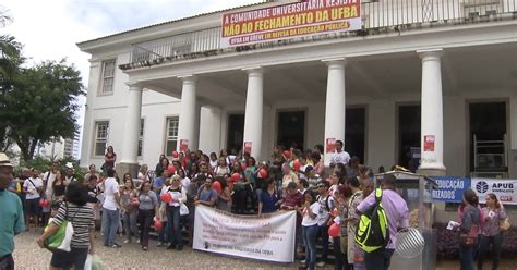 G Em Greve Professores Da Ufba Fazem Abra O Simb Lico Reitoria