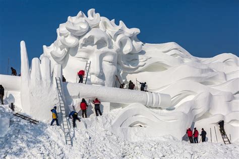 Le Foto Del Più Grande Festival Di Sculture Di Neve E Ghiaccio Al Mondo