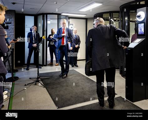 La Haye Geert Wilders Pvv Rencontre Eric Van Der Burg Vvd En