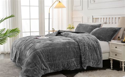 Amazon YIYEA Faux Fur Queen Comforter Set 1 Fluffy Luxury Fuzzy