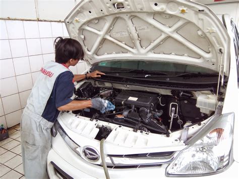 Astra Daihatsu Karawaci Menjaga Kebersihan Ruang Mesin Dengan Salon Engine