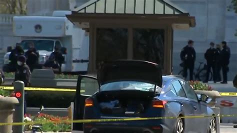 Watch Cbs Evening News Officer Killed After Suspect Rams Car Into