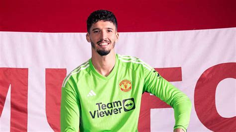 Altay Bayindir Ficha Por Manchester United Web Oficial Del Manchester