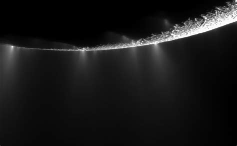 Space in Images - 2014 - 04 - Enceladus plumes