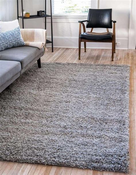 20 Beautiful Rugs That Go With Grey Couches