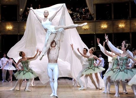 Dancers Vienna State Opera Ballet Performs Editorial Stock Photo ...