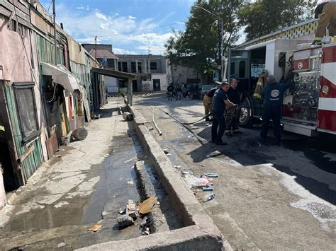 Monterrey Protección Civil sofoca incendio al interior de un tejaban