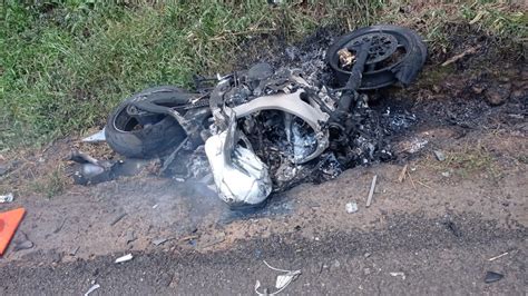 Homem morre em colisão envolvendo motocicleta e carreta na BR 282