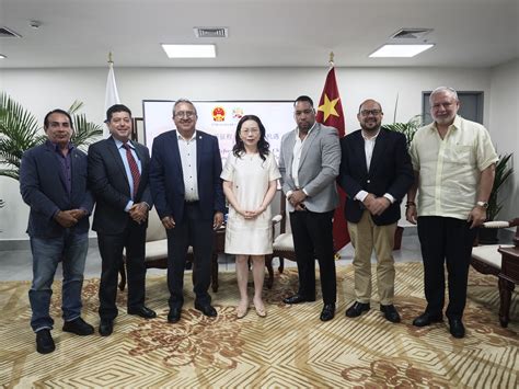 Embajadora Xu Xueyuan Celebró Conversatorio con Diputados del Parlacen