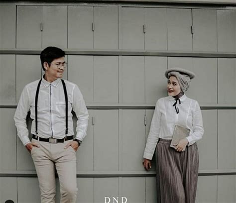 Foto Prewedding Tema Baju Hitam Putih 15 Foto Prewedding Kekinian