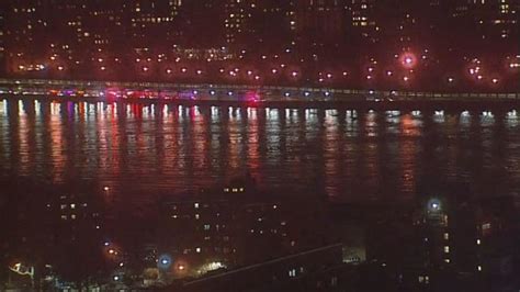 Helicopter Crashes Into New York Citys East River Fox 13 Tampa Bay