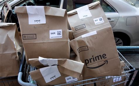 Amazon busca reducir costos de envío con programa de recogida de compras