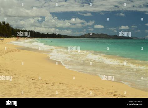 The Majestic and Incredible White Beaches. Oahu, Hawaii, USA, EEUU Stock Photo - Alamy