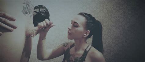 Hot Tattoed Brunette Do A Blowjob With Puke ThisVid