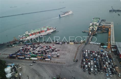 Arus Mudik Pelabuhan Merak Antara Foto