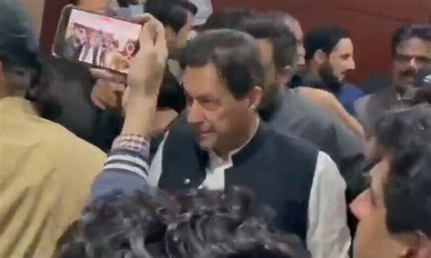 اسلام آباد عمران خان کی تین مقدمات میں عبوری ضمانتیں منظور Pakistan