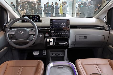 預售價 150 萬起、七至九人座五種車型，hyundai Stariastaria Ceo 未來星艦 Mpv 在台亮相！ Yahoo奇摩汽車機車