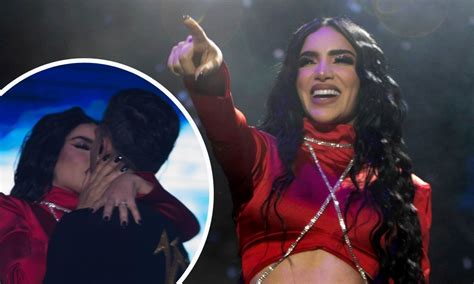 Kimberly Loaiza y Juan de Dios Pantoja demuestran su amor y energía en