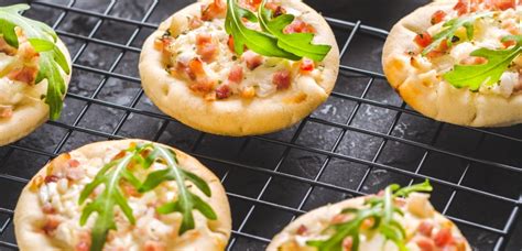 Mini Flammkuchen mit Schinken Käse Rezept