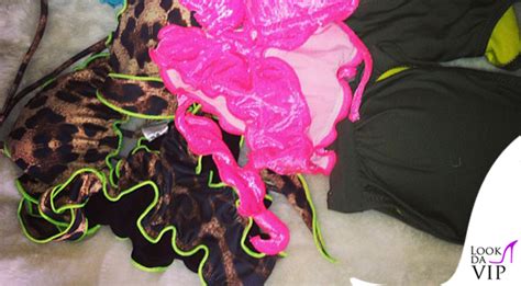 Costanza Leopardata E Sexy Con Il Bikini F K Look Da Vip