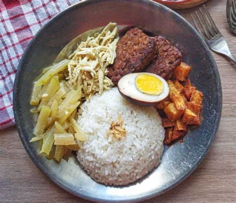 12 Sajian Nasi Dari Berbagai Daerah Yang Lezat